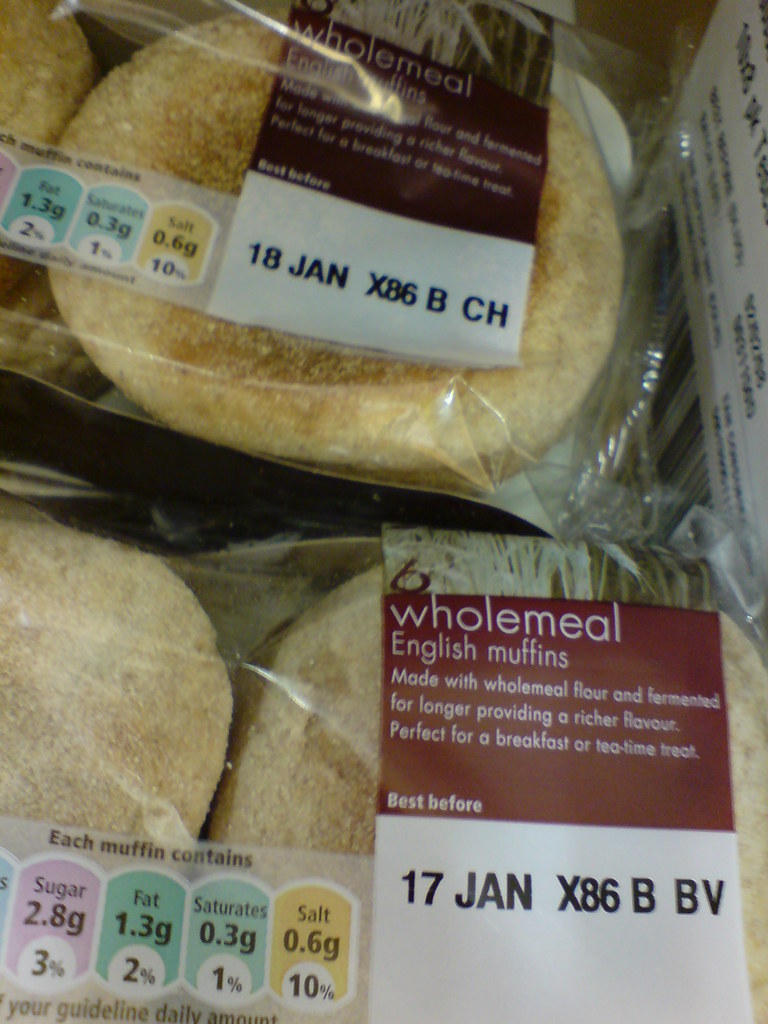 HOW MANY CALORIES IN AN ENGLISH MUFFIN WITH BUTTER. HOW MANY CALORIES