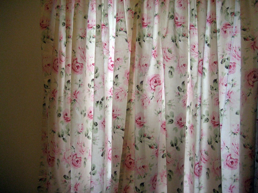 FLORAL CURTAINS. FLORAL BACHMANS FLOWERS MN