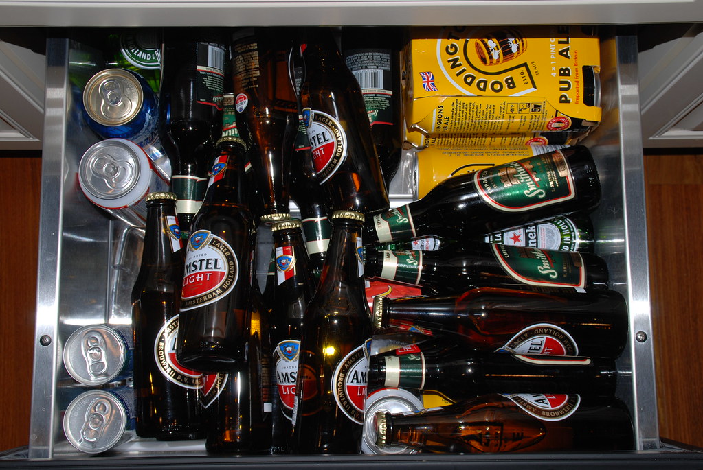 DEFROSTING IN REFRIGERATOR. DEFROSTING IN AURAS FRIDGE