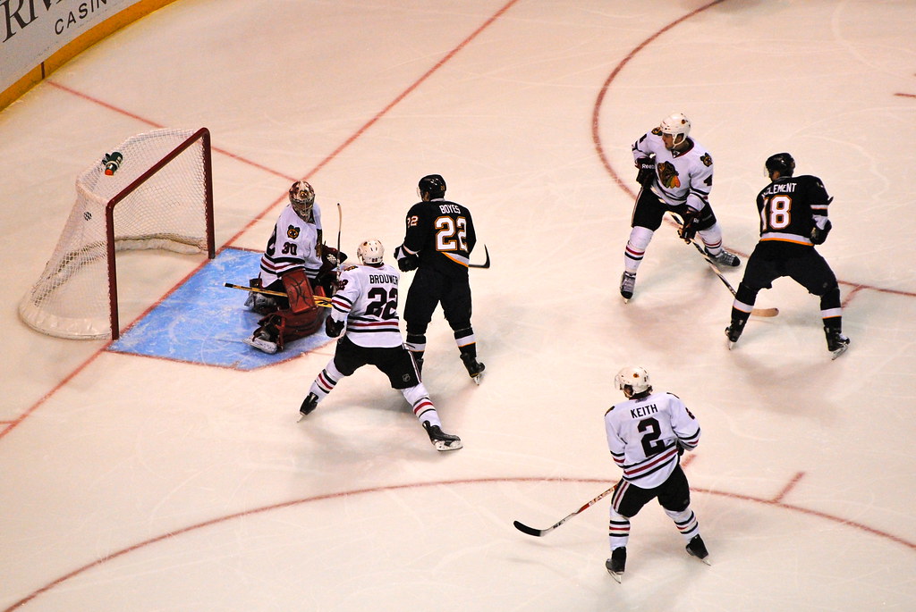 SHELTI SLAPSHOT DOME HOCKEY TABLE. DOME HOCKEY TABLE ALIANT PEEWEE