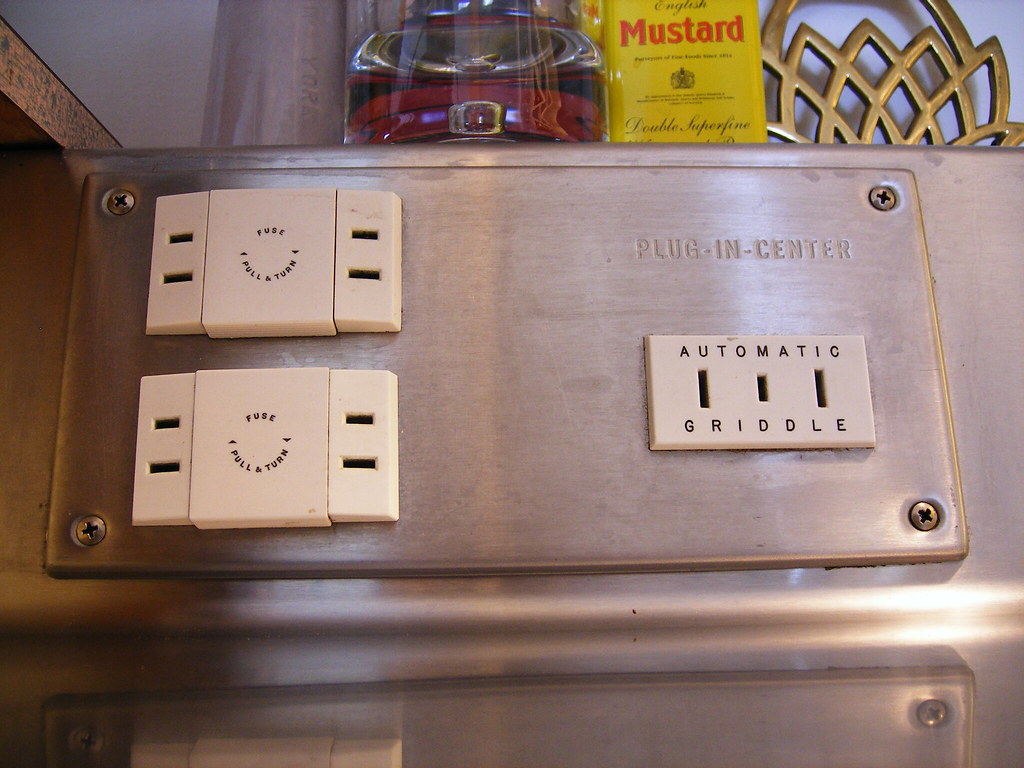 GENERAL ELECTRIC KITCHEN APPLIANCES. GENERAL ELECTRIC - APPLIANCE