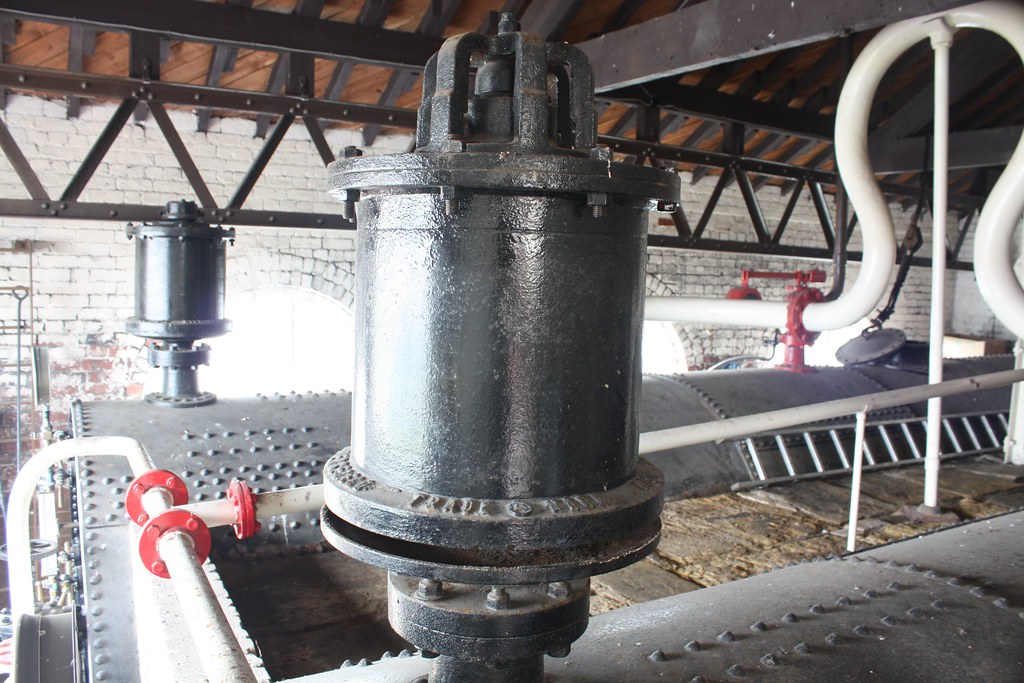 PRESSURE RELEASE VALVE BOILER VALVE BOILER AIR SEAT MOTORCYCLE