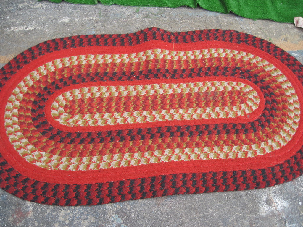 » 4 X 6 BRAIDED RUG