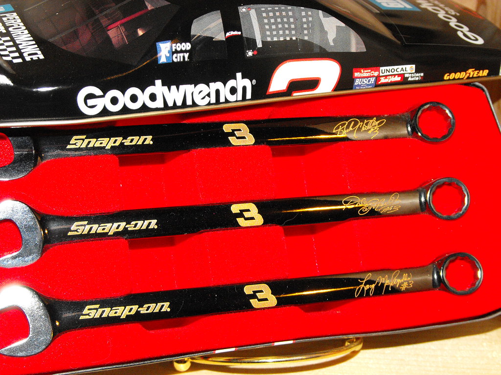 SNAP ON WRENCH. ON WRENCH 6 PT SOCKET SET