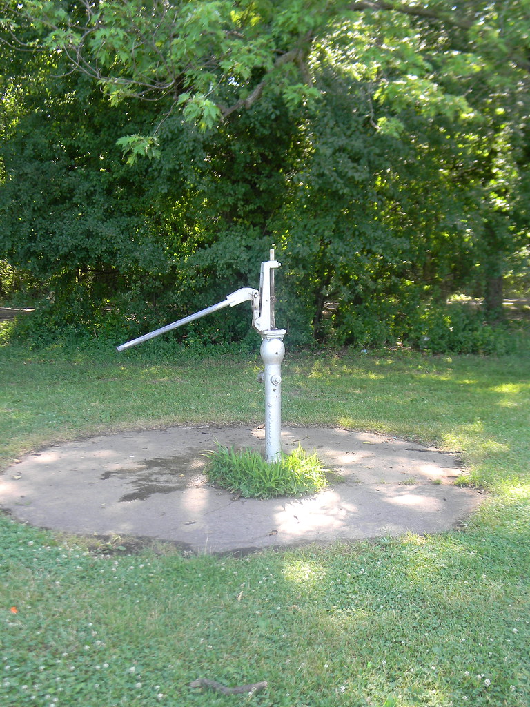 OLD FASHIONED HAND PUMP OLD FASHIONED AIR PUMP WATER SOLUTIONS