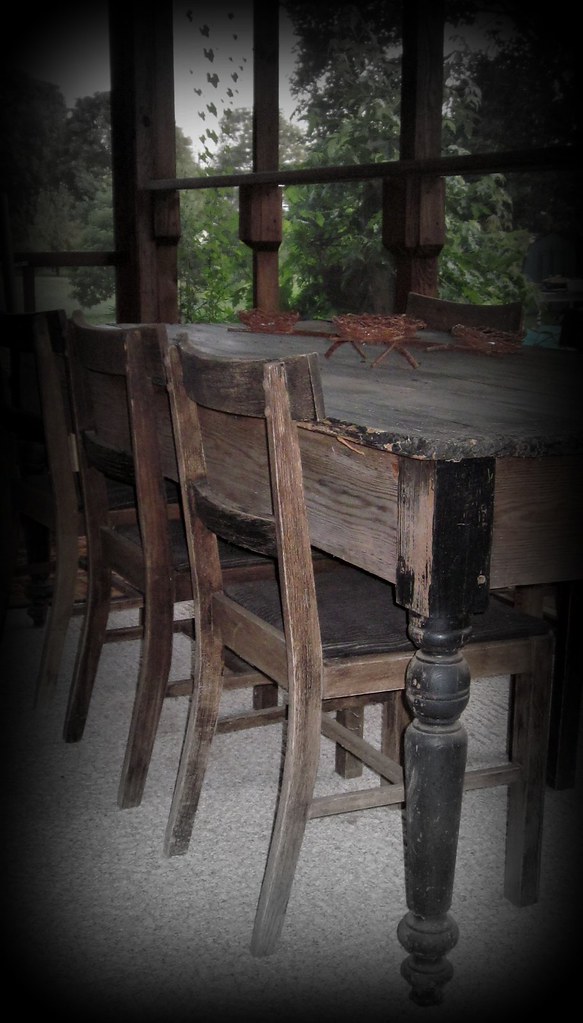 OLD WOODEN TABLES OLD WOODEN ANTIQUE MAGAZINE TABLE