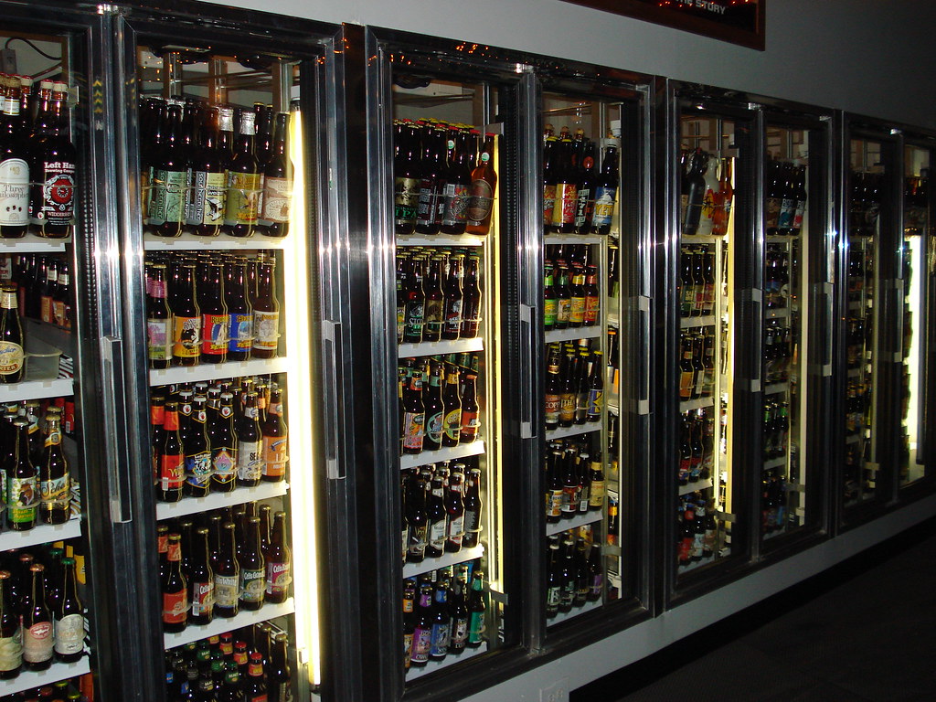 BAR BEER COOLER BEER COOLER ANTIQUE WOODEN ICE BOXES