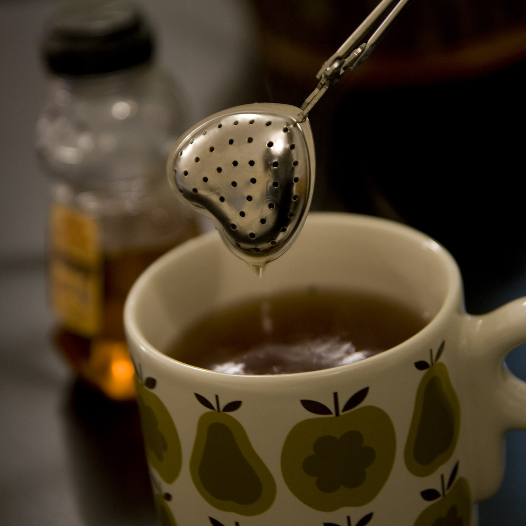 MUG WITH TEA INFUSER. TEA INFUSER 4 CUP GOLD COFFEE FILTER