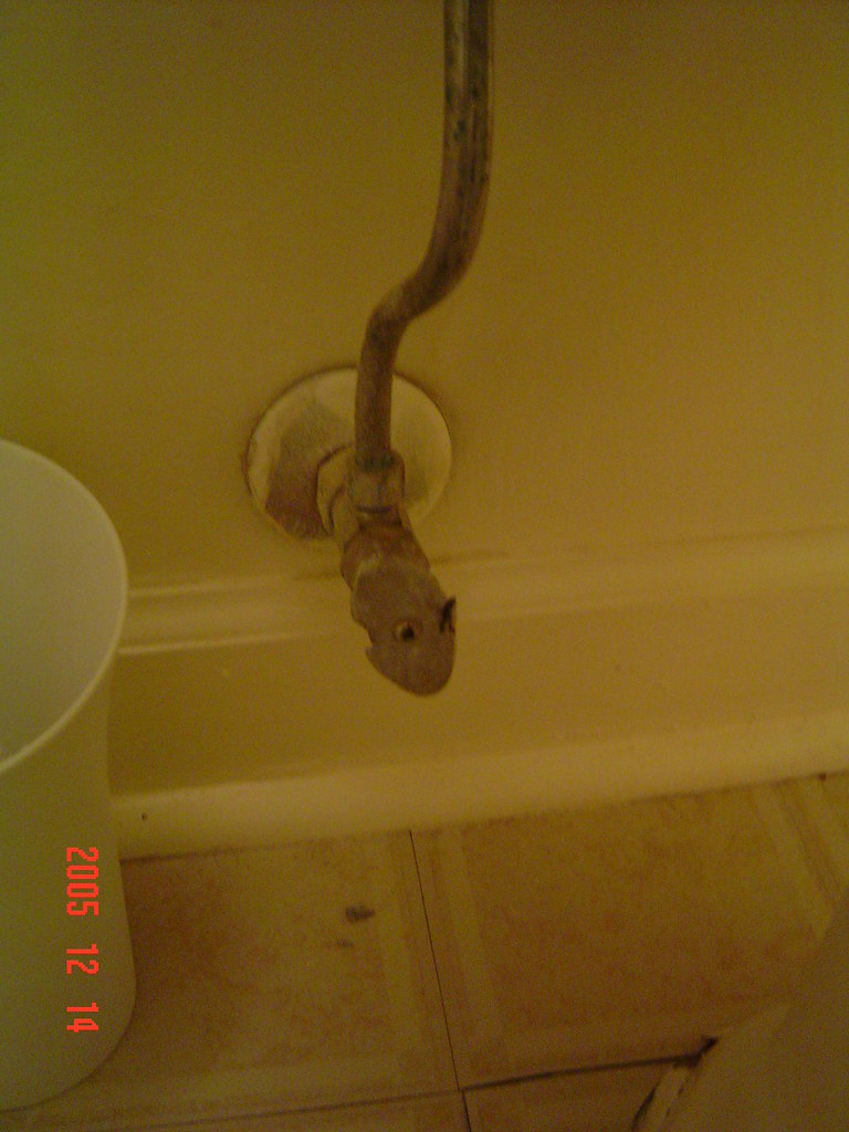 WATER SHUT OFF VALVE STUCK. OFF VALVE STUCK ANGLE GLOBE VALVE SUPPLIER