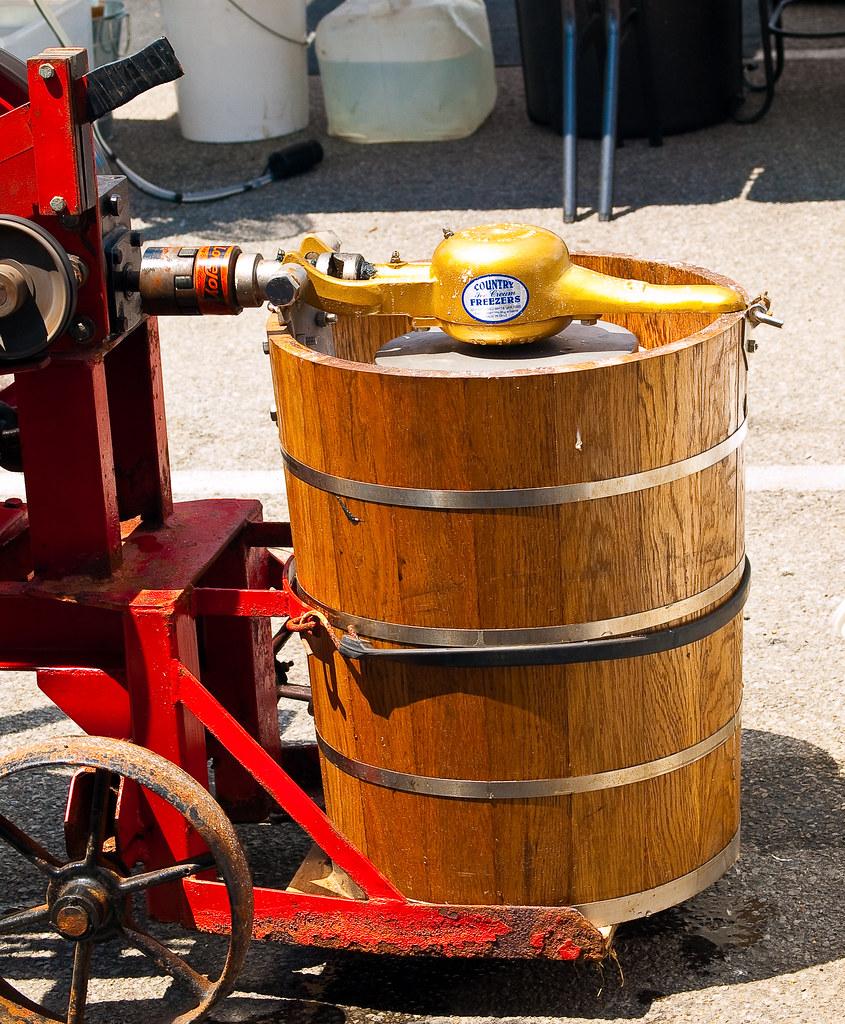 AMISH ICE CREAM FREEZER