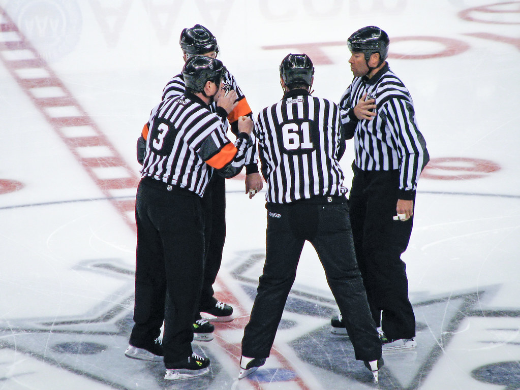 HOCKEY REFEREE HAND SIGNALS HAND SIGNALS 1040 CANUCKS HOCKEY