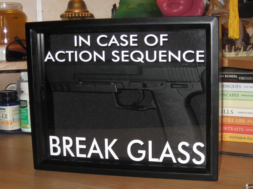 AIRSOFT BREAK GLASS AIRSOFT BREAK AFTERMATH MP5 AIRSOFT GUN