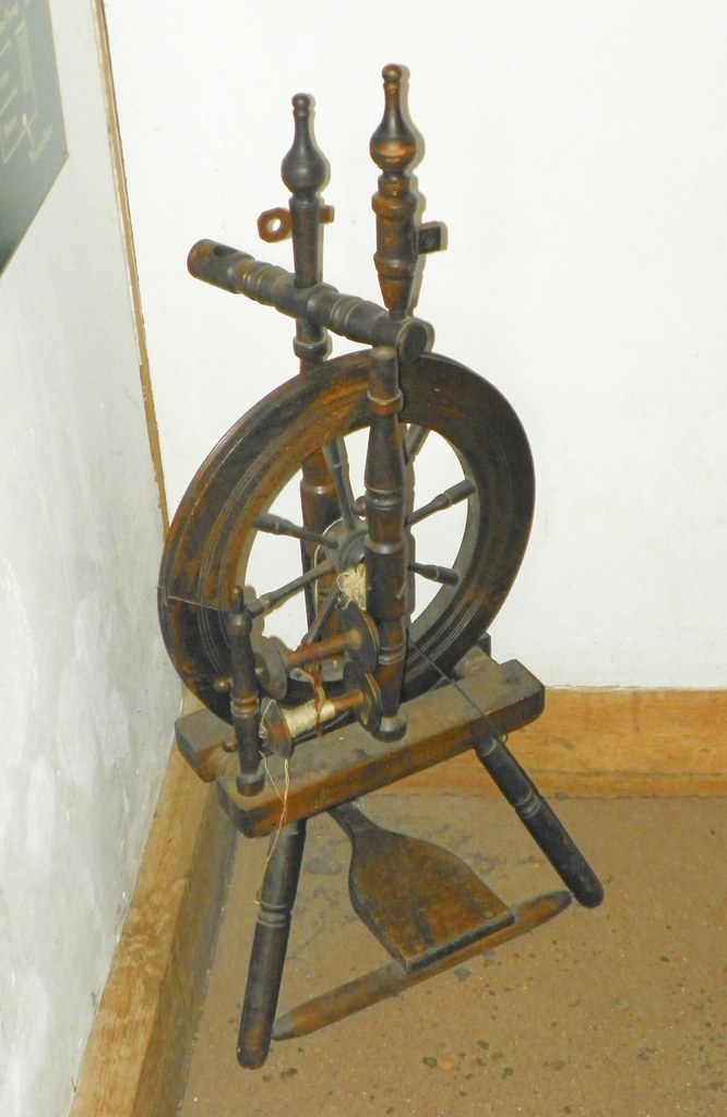 SMALL SPINNING WHEEL SMALL SPINNING ALUMINUM CHROME WHEELS Blog.hr