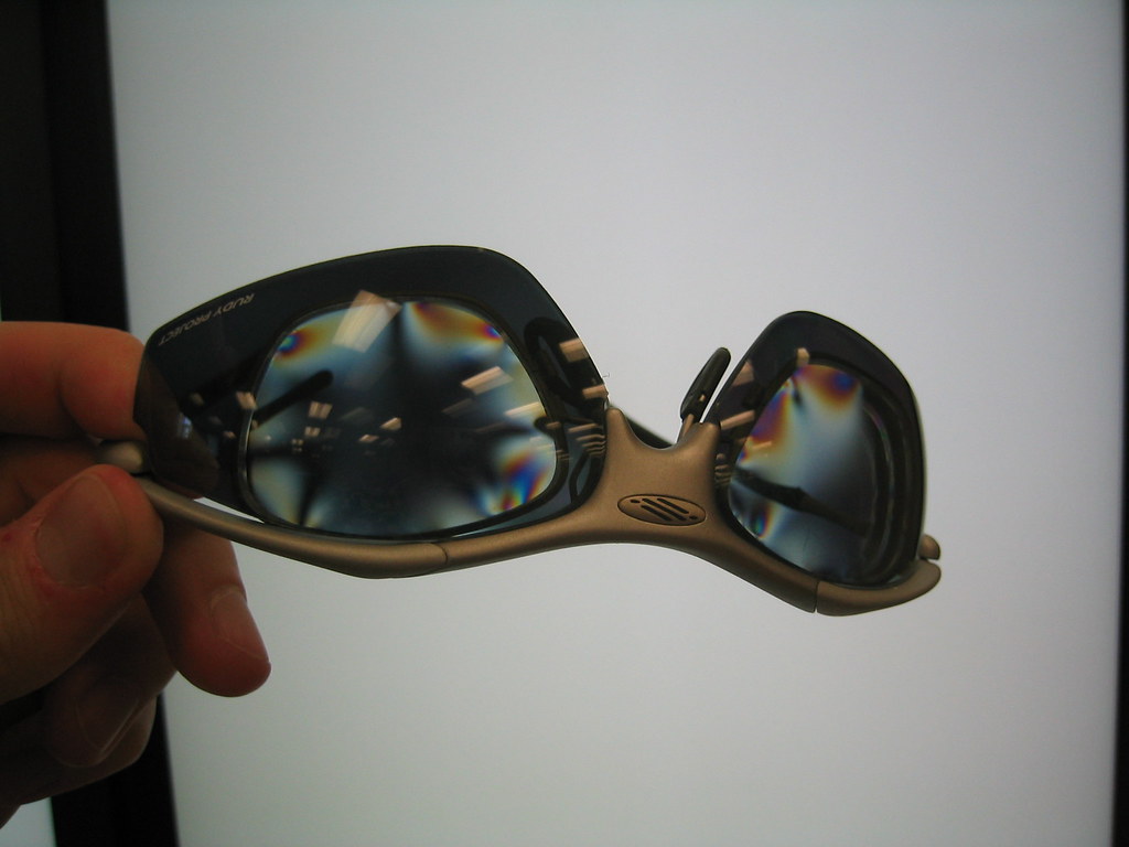 SUNGLASSES WITH PHOTOCHROMIC LENSES SUNGLASSES WITH AND BIG SUNGLASSES