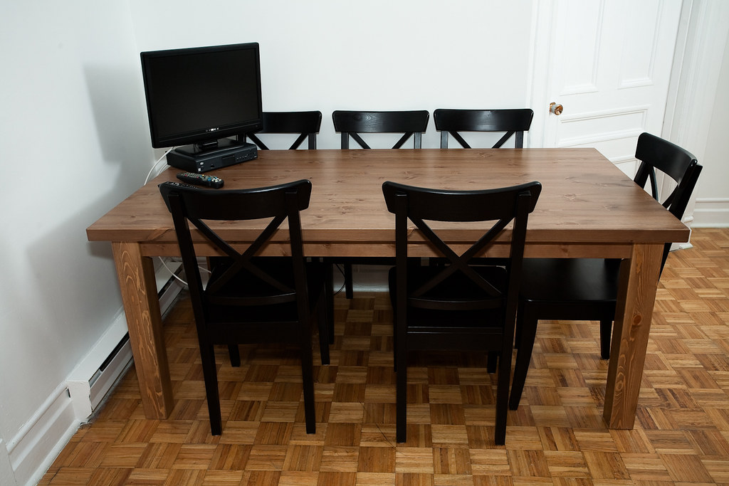 KITCHEN TABLE 6 CHAIRS. 6 CHAIRS 6 FT FOLDING TABLES