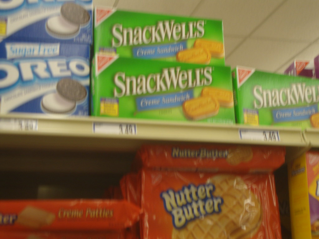 SNACKWELLS CREME SANDWICH COOKIES SNACKWELLS CREME ALMOND COOKIE BALLS