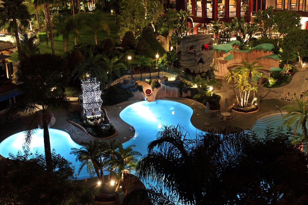 DISNEYLAND HOTEL VIRTUAL TOUR DISNEYLAND HOTEL IN