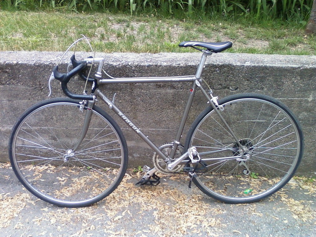 SHOGUN 400 BIKE SHOGUN 400 12 BICYCLE TIRES