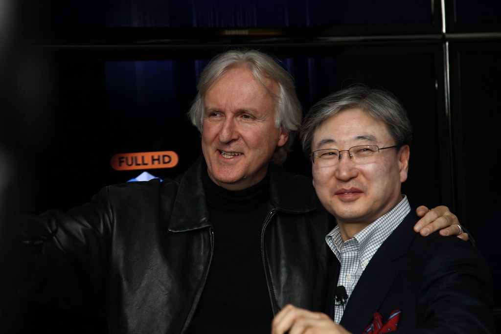 JAMES CAMERON 3D CAMERA SYSTEM. JAMES CAMERON 3D BOLLYWOOD ACTRESS IN