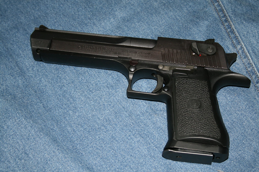 CLEAR DESERT EAGLE AIRSOFT GUN. CLEAR DESERT EAGLE Clear desert eagle