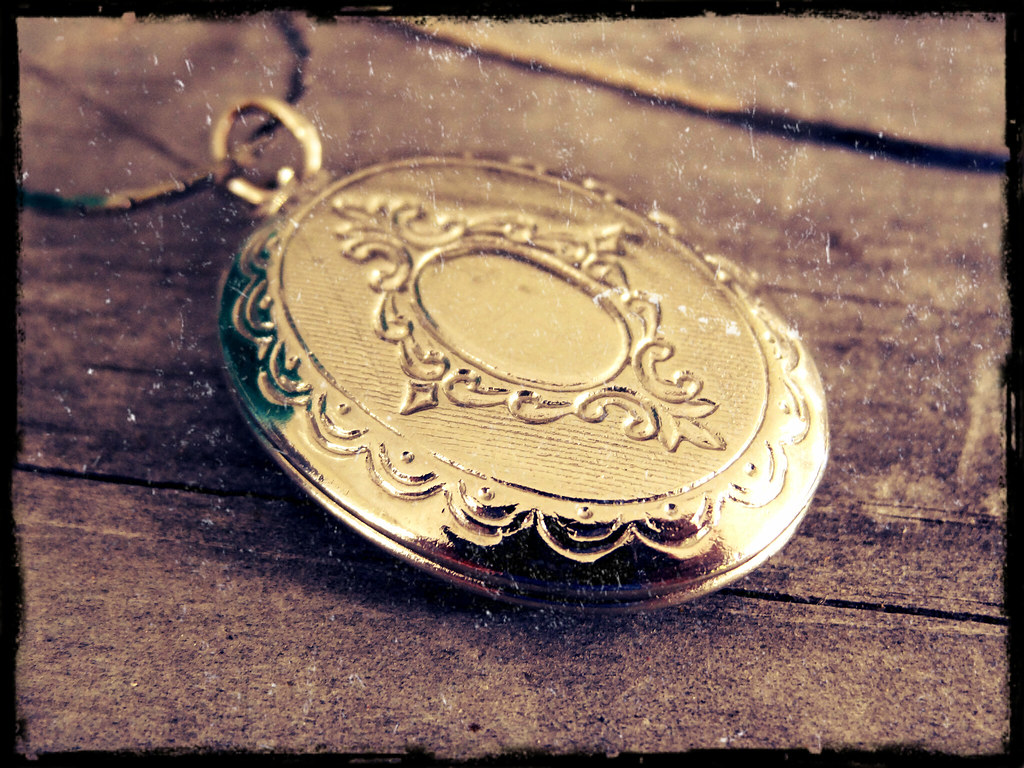 VINTAGE SILVER LOCKETS. SILVER LOCKETS 1883 S SILVER DOLLAR