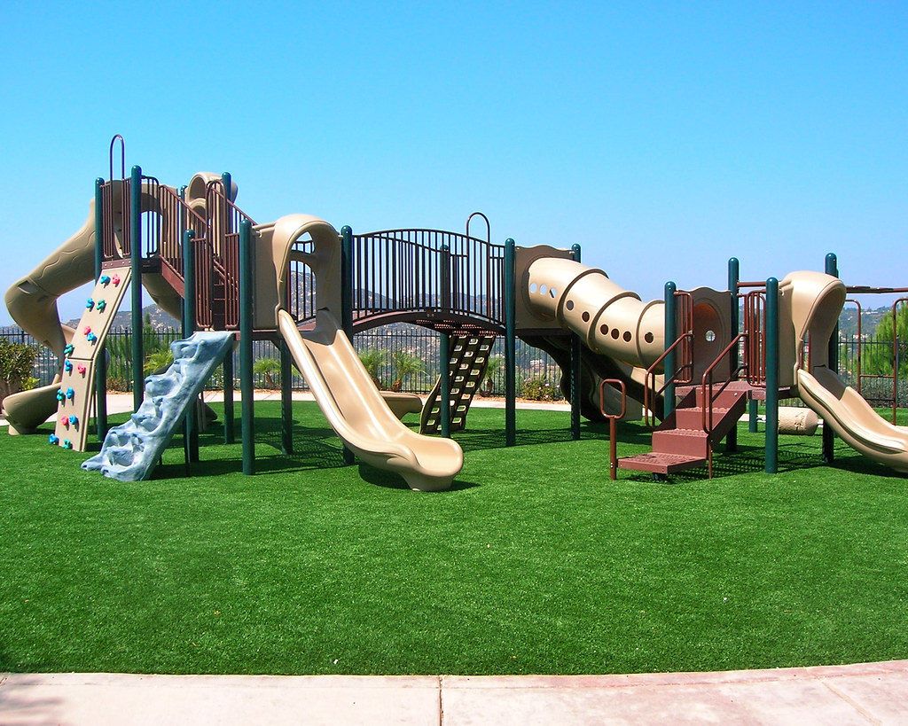 COMMERCIAL PLAYGROUND EQUIPMENT COMMERCIAL PLAYGROUND AUCTIONS FARM