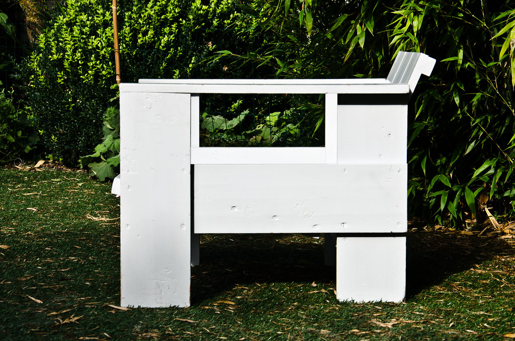 AMERICAN FURNITURE STORES