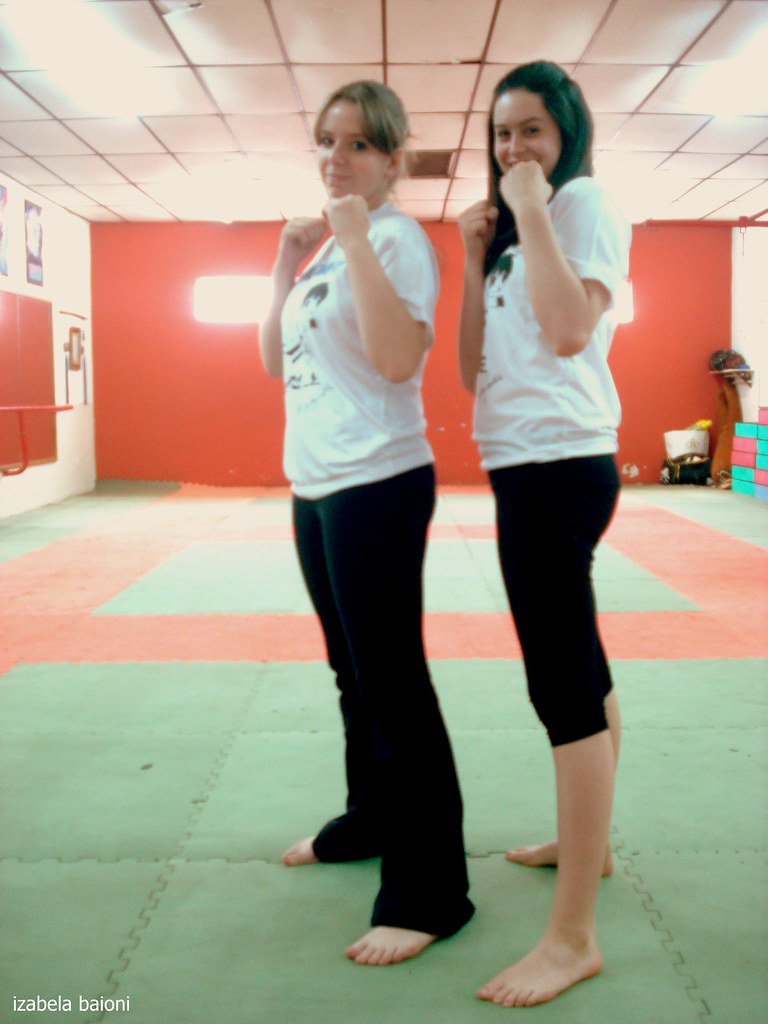 KICKBOXING EQUIPMENT FOR WOMEN. FOR WOMEN 2ND HAND GARAGE EQUIPMENT