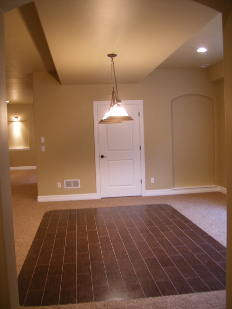 POOL TABLE RUG. POOL TABLE 2X3 RUG