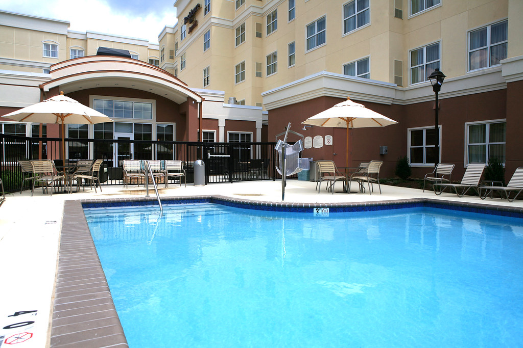 FAMILY HOTEL RESIDENCE. FAMILY HOTEL EYE TEST