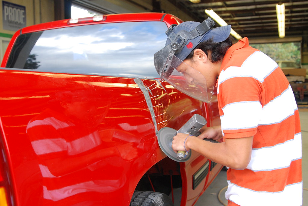 AUTOMOTIVE COLLISION AND REPAIR. AND REPAIR 3M BOOK