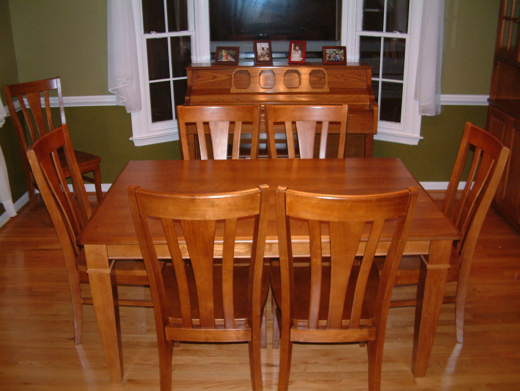 60 X 60 SQUARE DINING TABLE. SQUARE DINING TABLE 60 x 60 square dining table. Butterfly