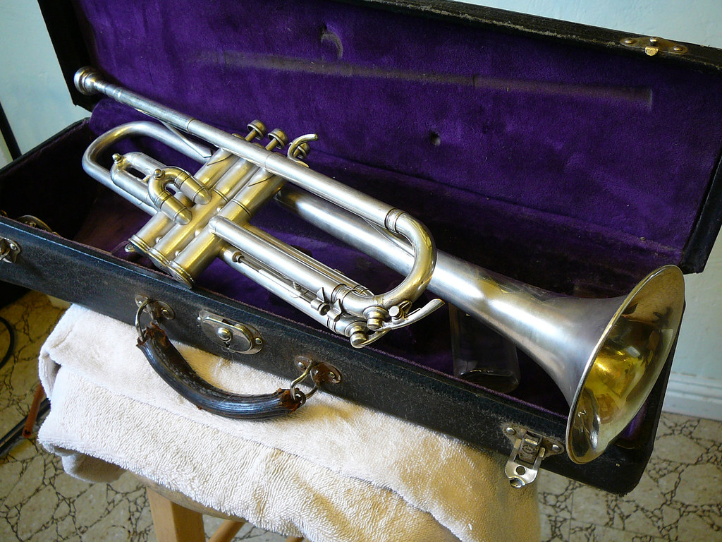 HOLTON TRUMPET HOLTON 3 CHORD GUITAR MUSIC
