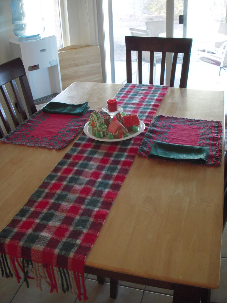 PLACEMAT TABLE RUNNER. PLACEMAT TABLE 60 IN ROUND TABLECLOTH