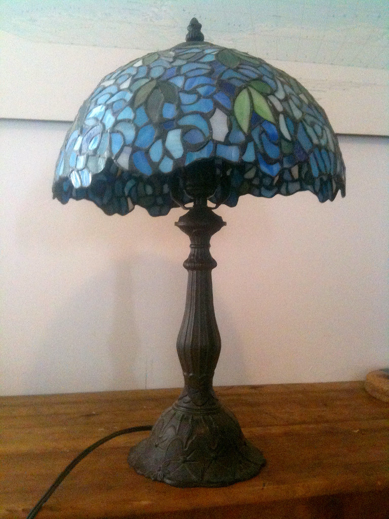 STAINED GLASS TABLE LAMP TABLE LAMP BLACK CONSOLE SOFA TABLE