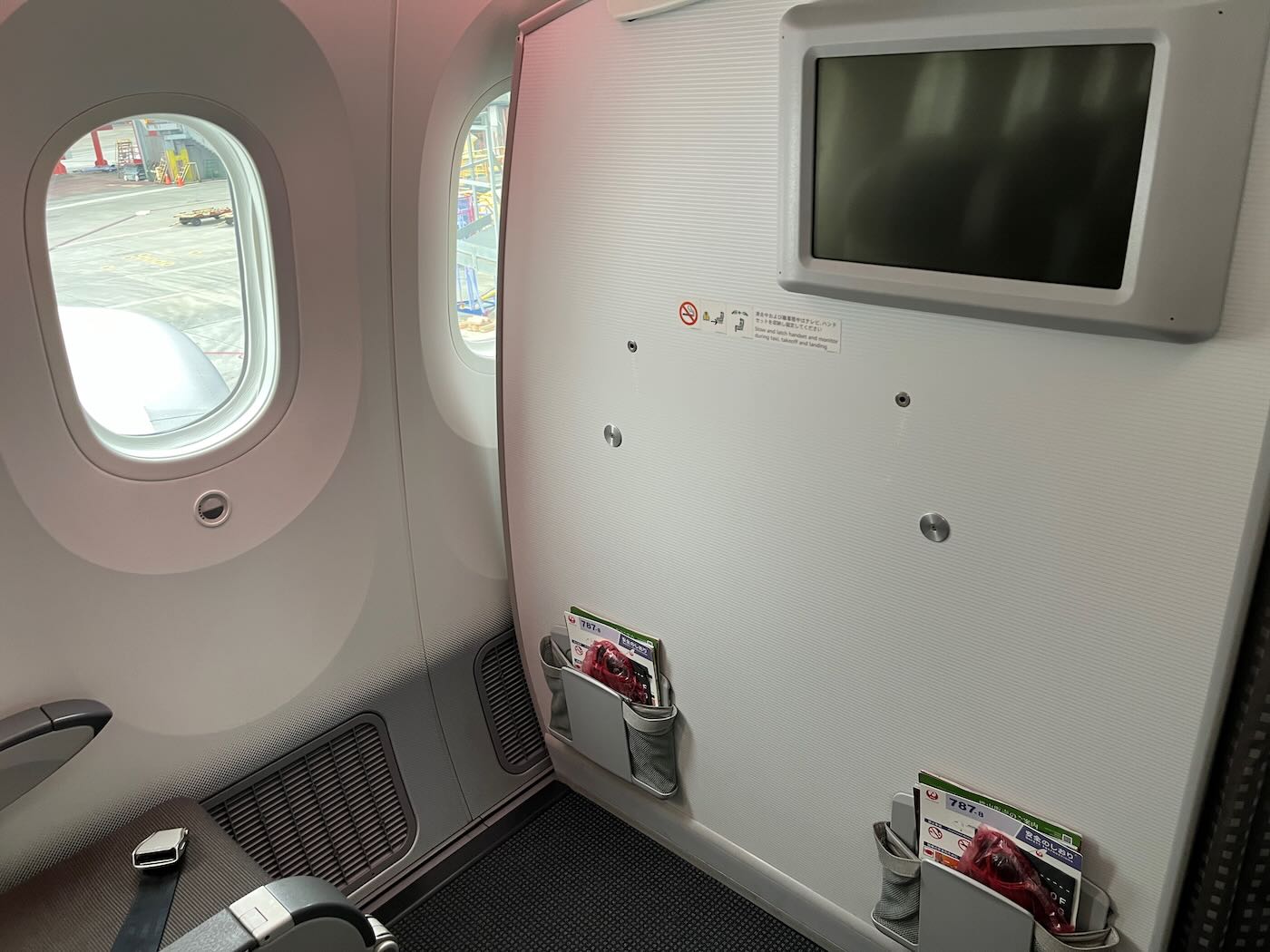 飛行紀錄 日本航空 JL96 帶一歲寶寶的一打一飛行 你絕對猜不到的日航寶寶餐 - 一口冒險 Bitesized Adventure 飛行紀錄 日本航空 JL96 帶一歲寶寶的一打一飛行 你絕對猜不到的日航寶寶餐 - 一口冒險 Bitesized Adventure
