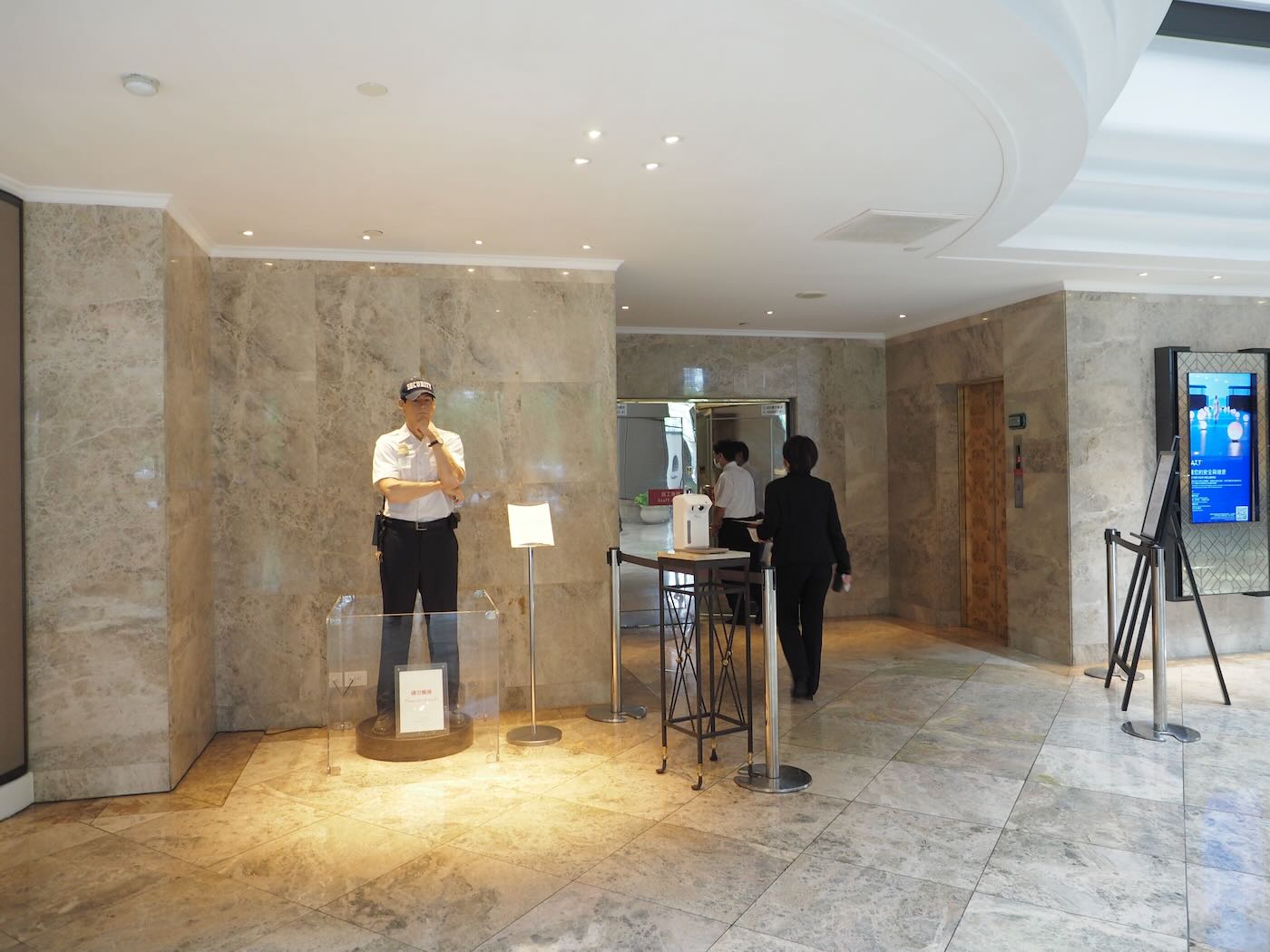 台北住宿 君悅酒店 行政景觀套房|寶艾西餐廳|Cheers 歡飲廊|凱菲屋早餐|漂亮廣式海鮮餐廳 - 一口冒險 Bitesized Adventure 台北住宿 君悅酒店 行政景觀套房|寶艾西餐廳|Cheers 歡飲廊|凱菲屋早餐|漂亮廣式海鮮餐廳 - 一口冒險 Bitesized Adventure