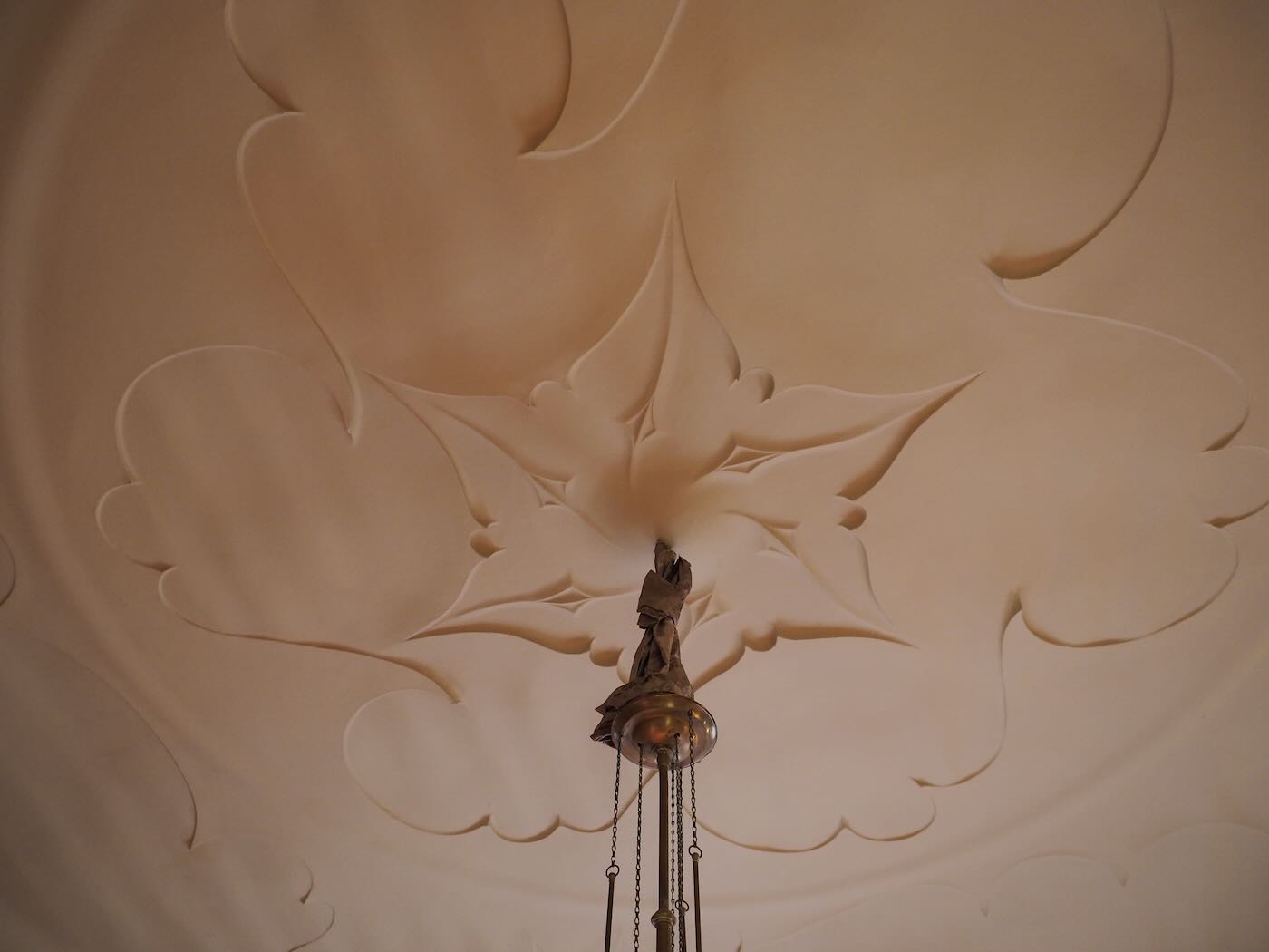 巴賽隆納景點 米拉之家 Casa Milà 的日與夜 夜間屋頂光雕投影秀 - 一口冒險 Bitesized Adventure 巴賽隆納景點 米拉之家 Casa Milà 的日與夜 夜間屋頂光雕投影秀 - 一口冒險 Bitesized Adventure