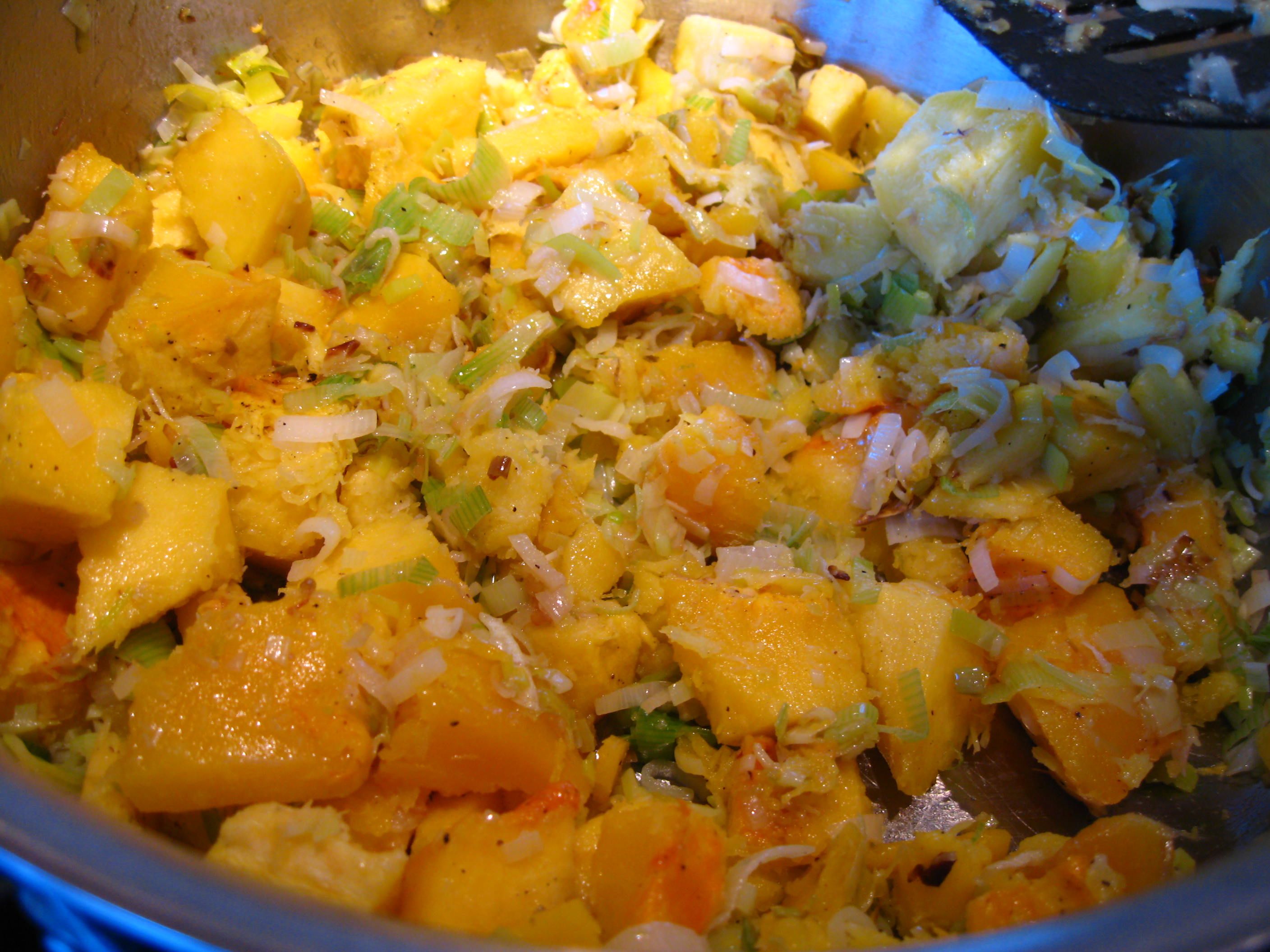 Butternut Squash and Leek Soup Bites 'n Brews