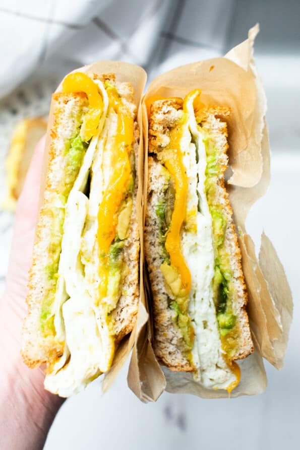 Avocado, Egg, & Cheddar Breakfast Sandwich Bite your Cravings