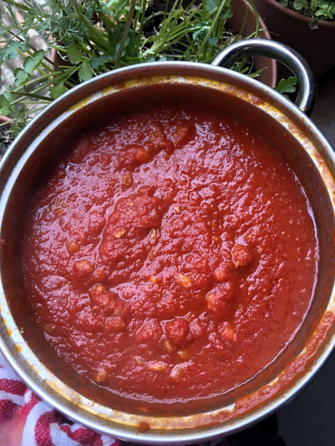 The Best Homemade Spaghetti Sauce with Beef (Spaghetti con Ragù