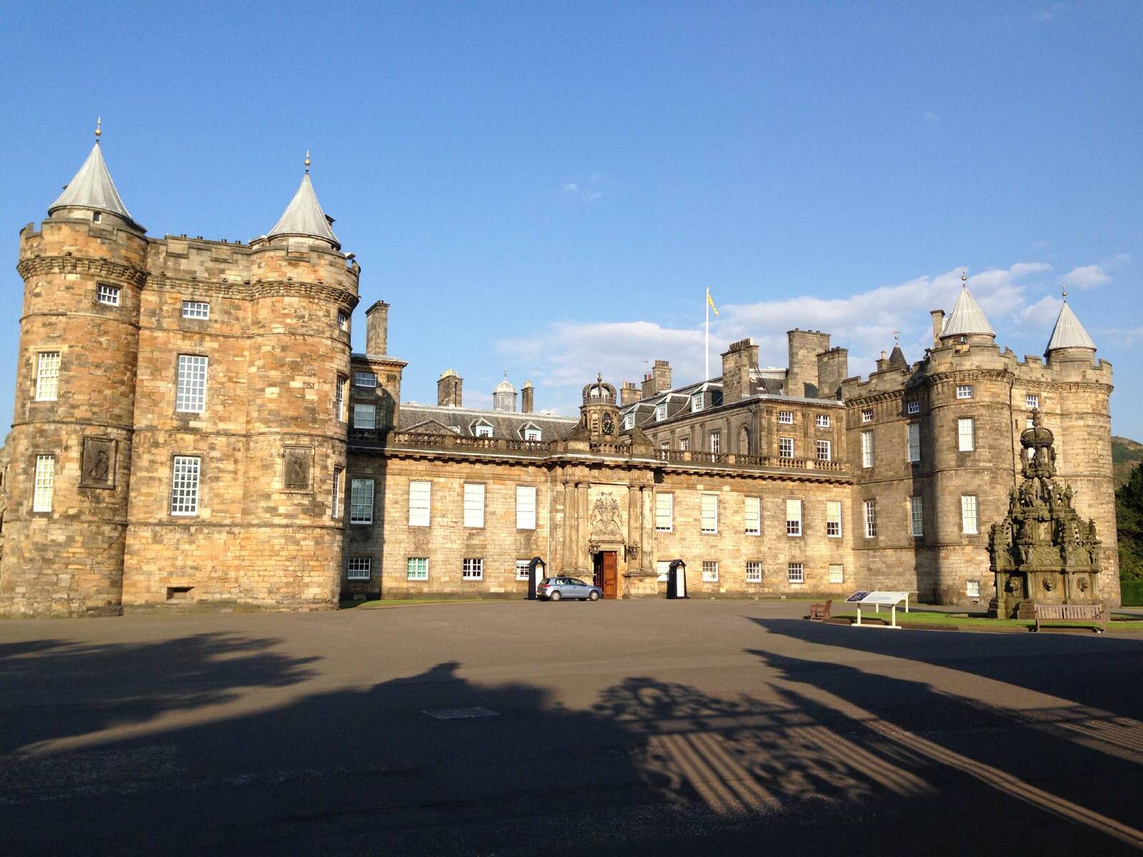 Holyrood Palace Compare Tickets and Tours to Save Time and Money on