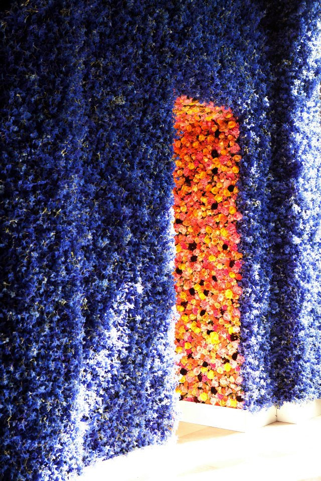 This Is What Walls Covered In One Million Flowers Looks Like Bit Rebels