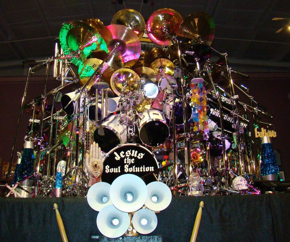 World's Largest Drum Set Is Made Up Of 813 Pieces Of Awesomeness Bit