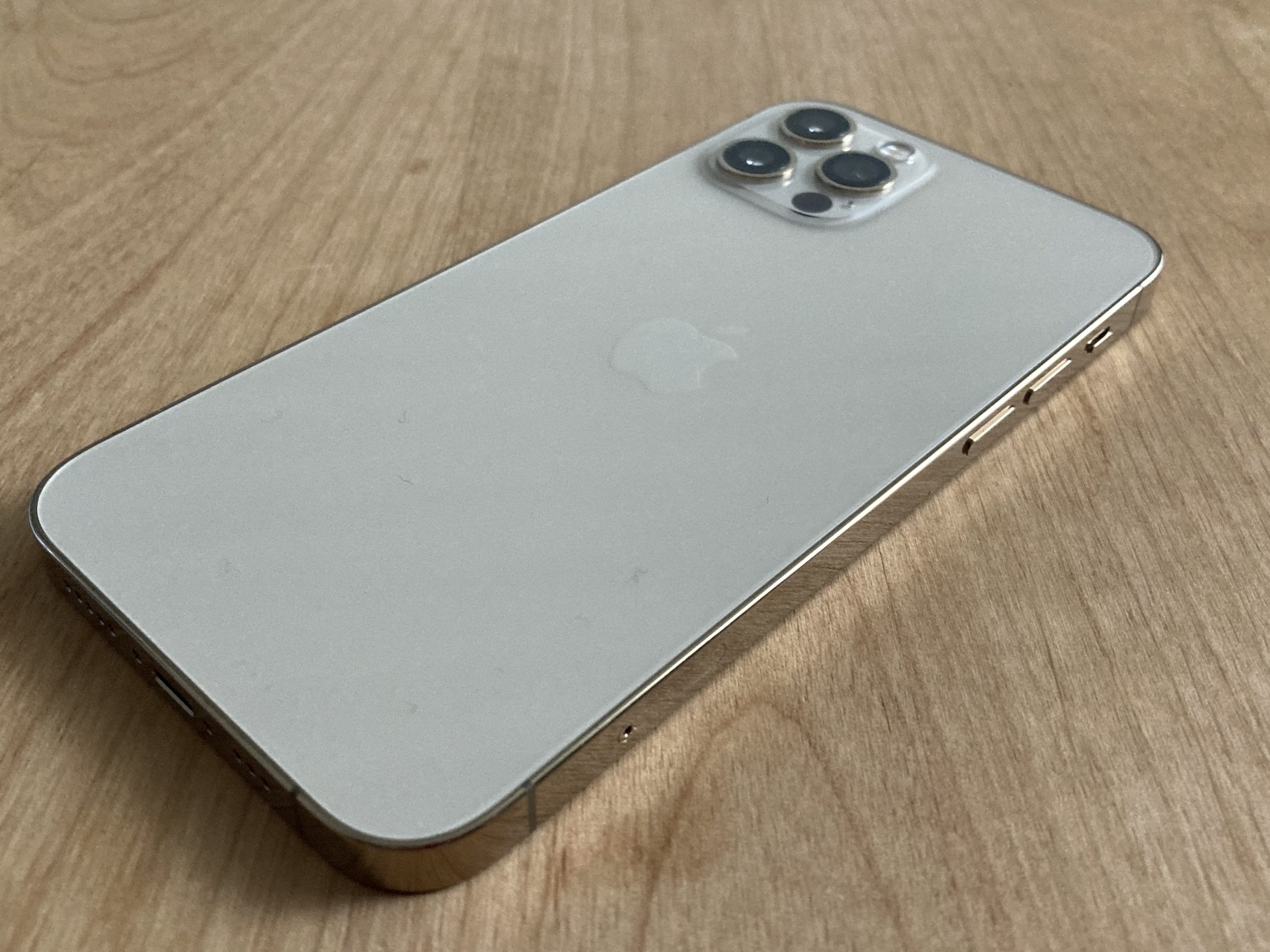 iPhone 12 Pro/12 Pro Maxのカメラは何がすごい？Proシリーズだけの機能とは bitWave