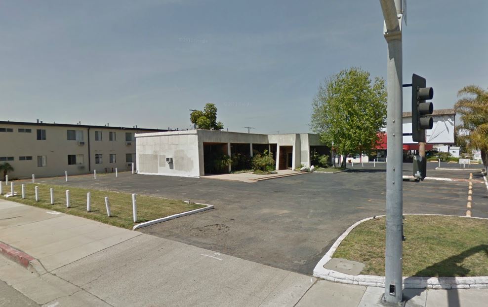 Busy Fantastic Retail Corner Lot For Development! BIZ