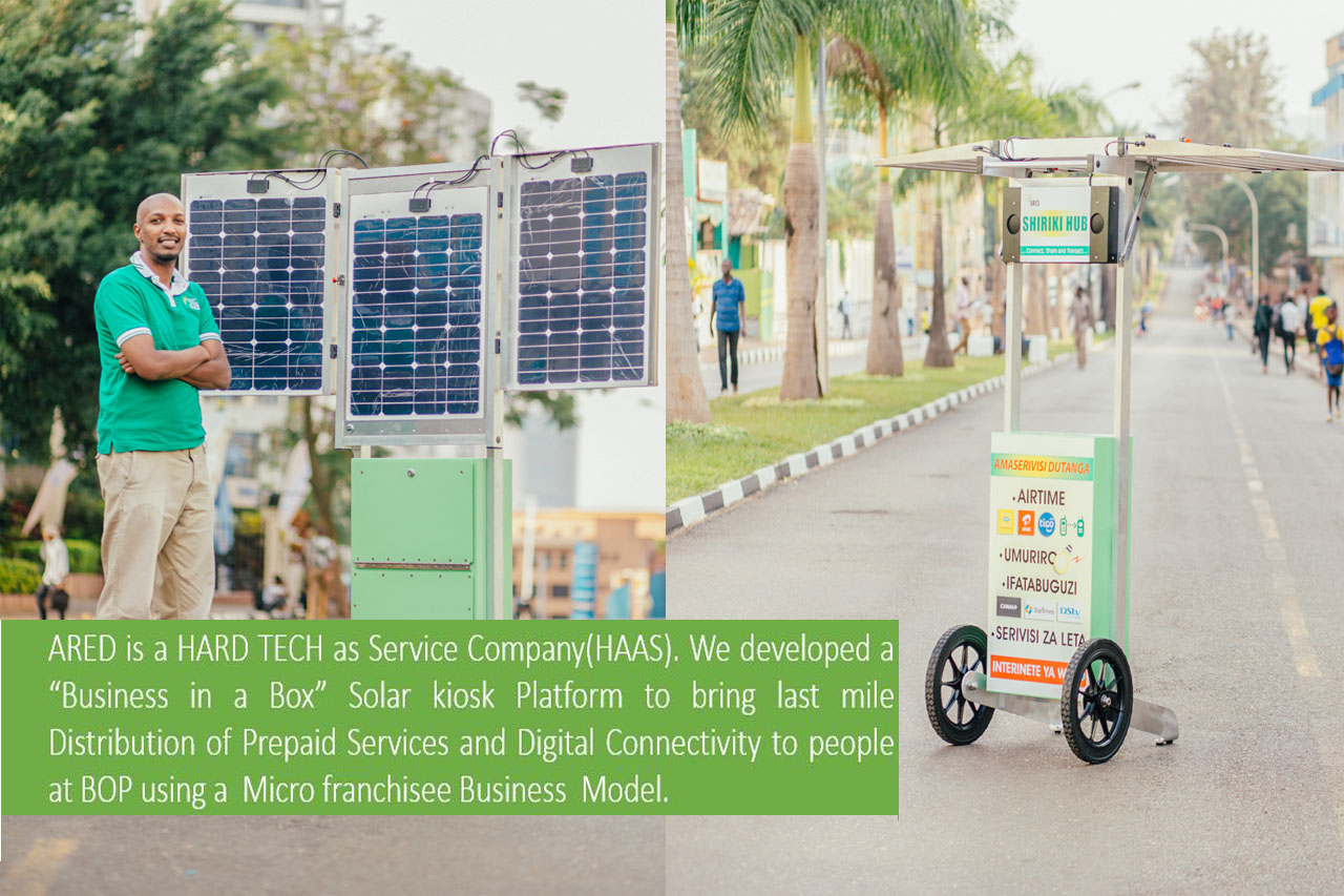 Ared African Renewable Energy Distributor Un kiosque solaire permettant de recharger son