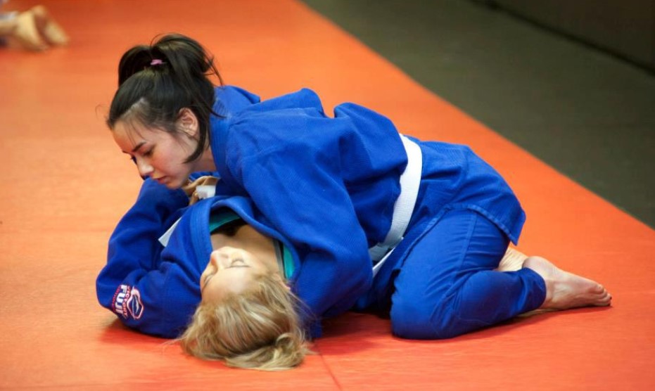 Female BJJ Practitioner My Professor is Being Inappropriate With Me