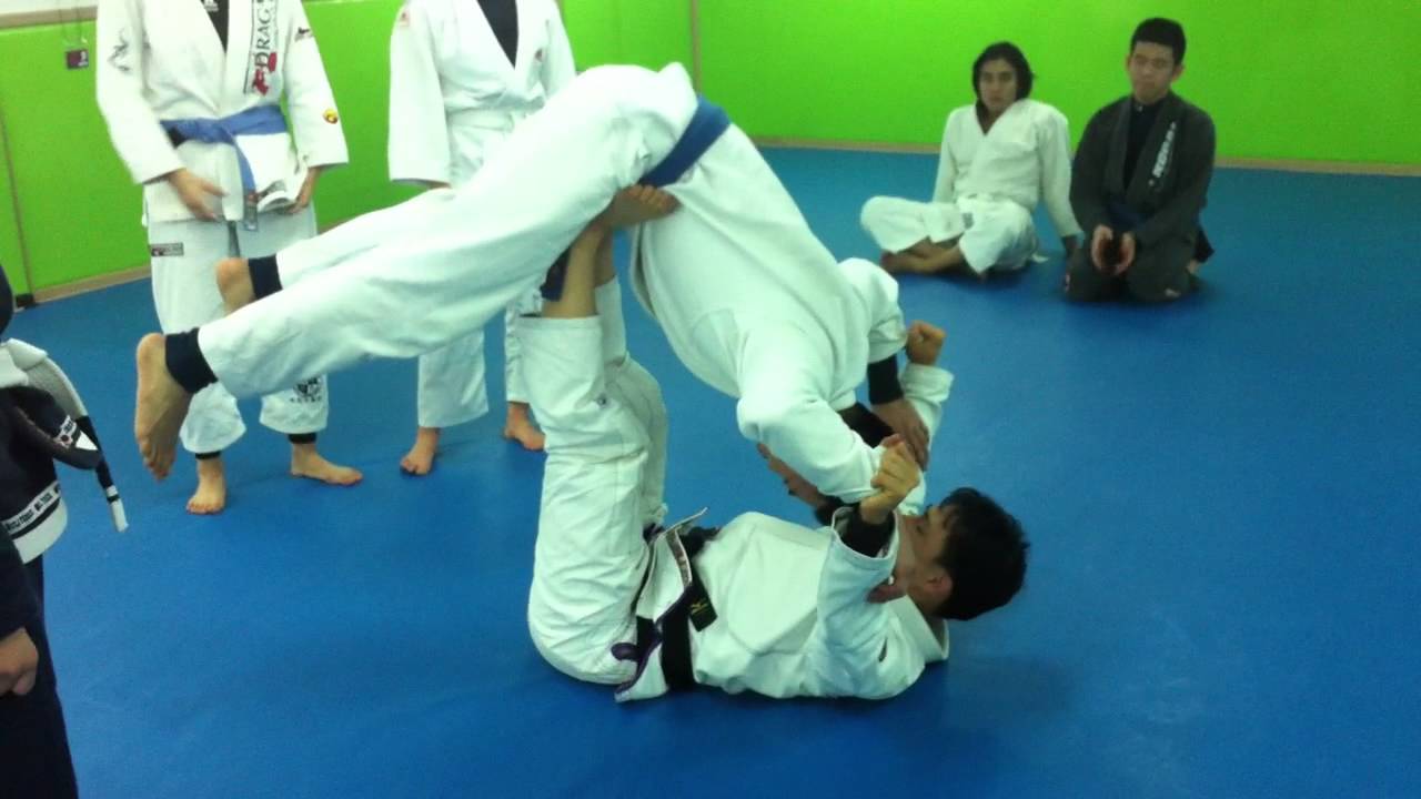 An Overview Of The Most Effective Overhead JiuJitsu Sweeps BJJ World