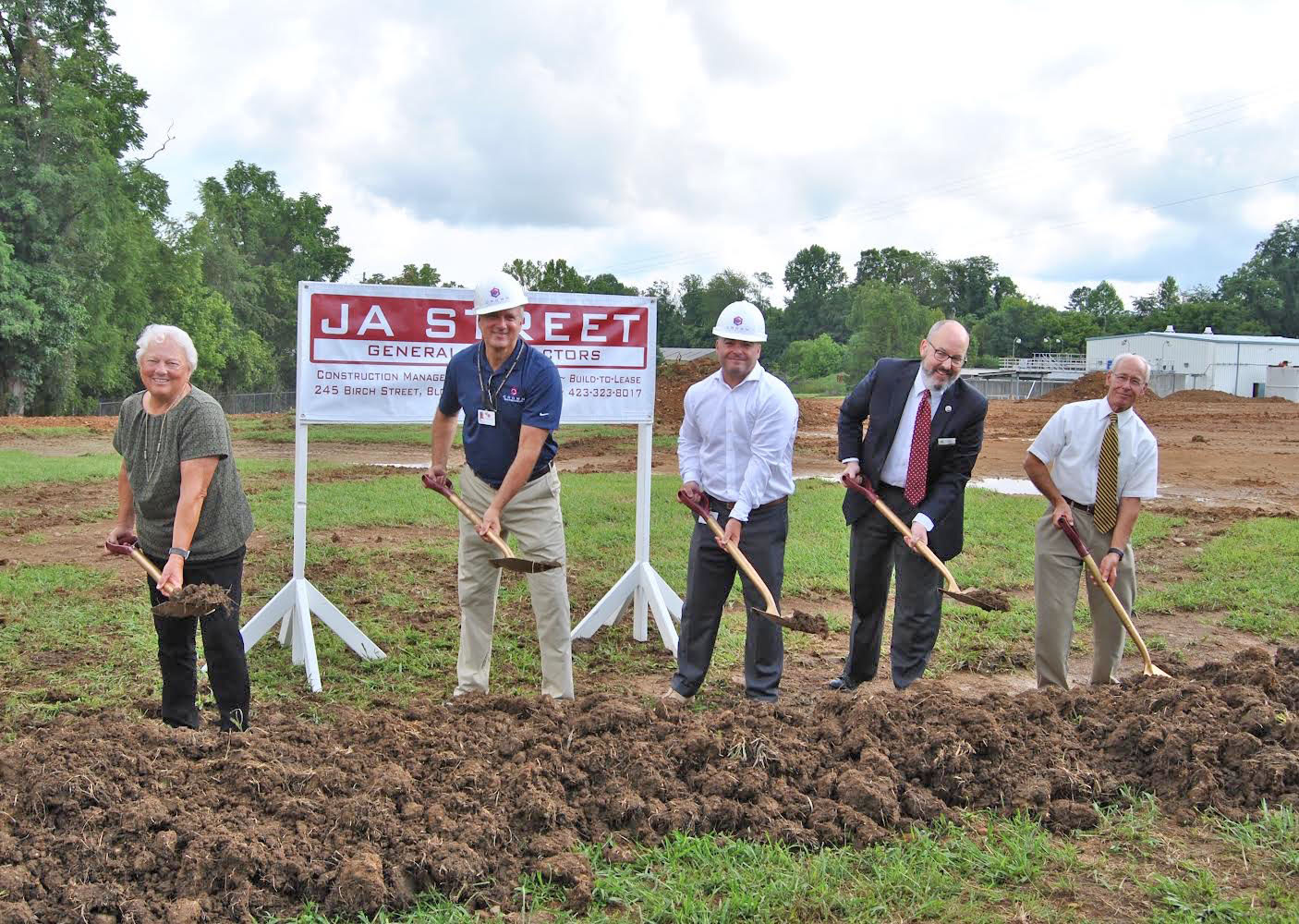 Crown Laboratories celebrates next phase of expansion